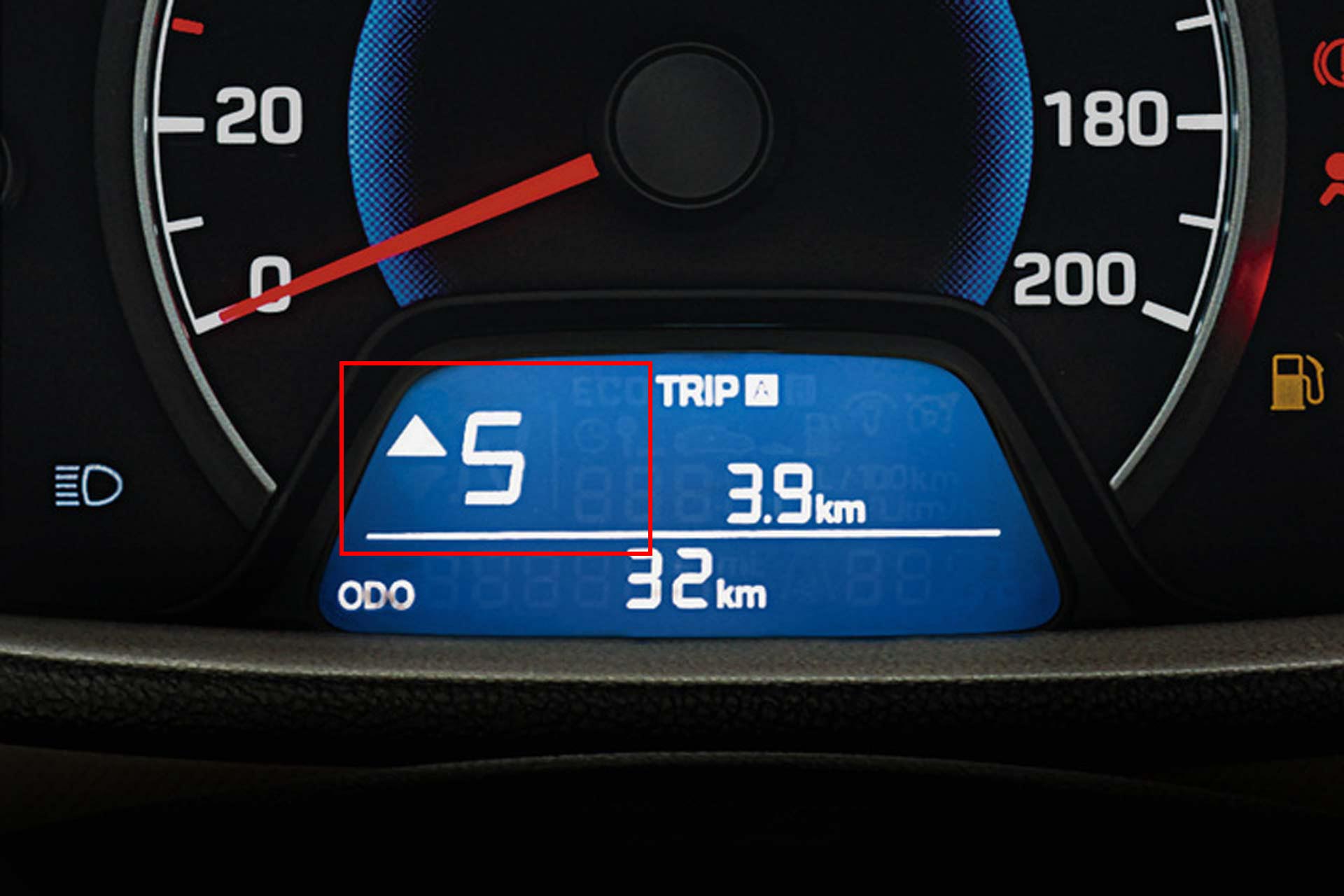 نشانگر تعویض دنده در دنا پلاس کجاست؟