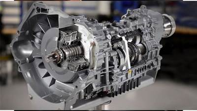 گیربکس اتوماتیک یکی از حساس‌ترین بخش‌های خودرو است و نگهداری صحیح آن، از جمله تعویض به موقع فیلتر روغن گیربکس، اهمیت بسیار زیادی دارد. فیلتر روغن وظیفه دارد ناخالصی‌ها و ذرات معلق در روغن گیربکس را از بین ببرد و از قطعات داخلی گیربکس محافظت کند.